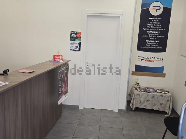 Locale in affitto di 40 m² in Piazza Kennedy