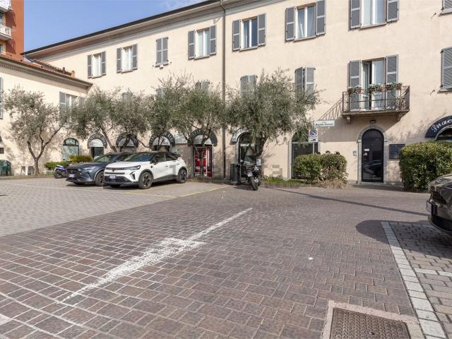 Locale in affitto di 40 m² in Piazza Matilde Carcano, 8