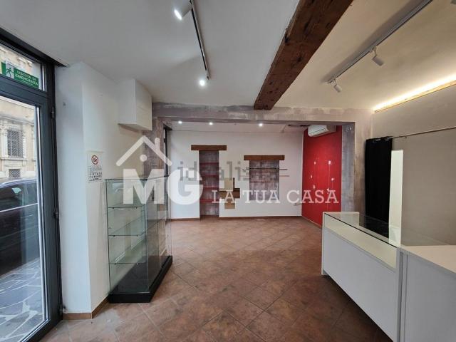 Locale in affitto di 40 m² in Piazza Roma