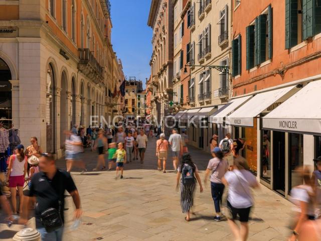 Locale in affitto di 40 m² in Piazza San Marco