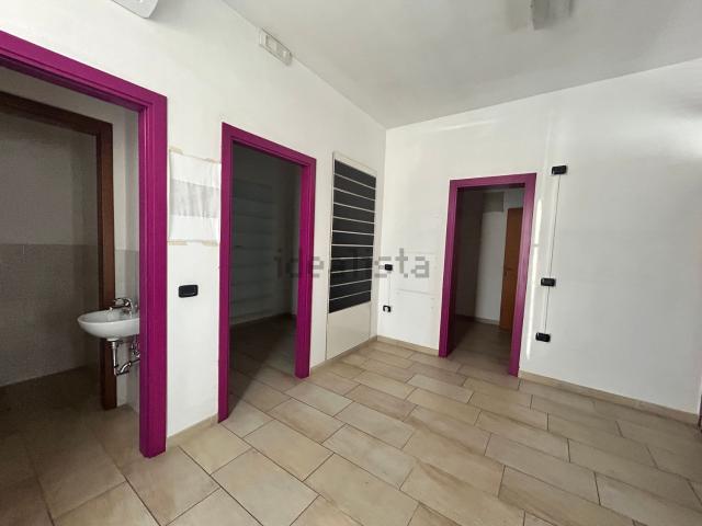 Locale in affitto di 40 m² in Strada Statale Romea, 248
