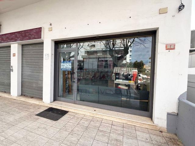 Locale in affitto di 40 m² in Via Trieste, 1