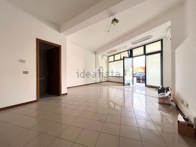 Locale in affitto di 40 m² in Via Trieste, 4