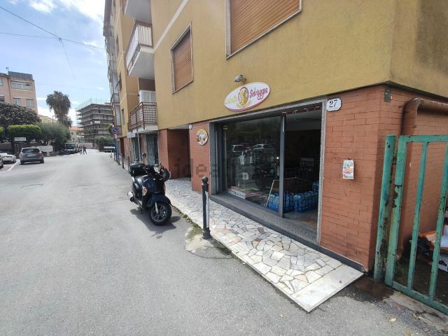Locale in affitto di 40 m² in Via Villebone, 11