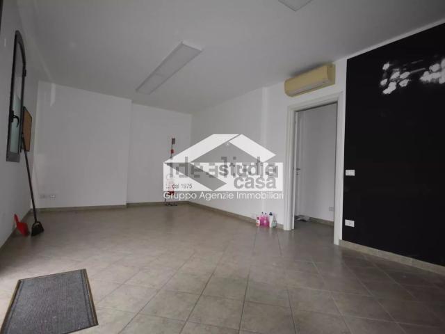 Locale in affitto di 40 m² in Via A.de Gasperi