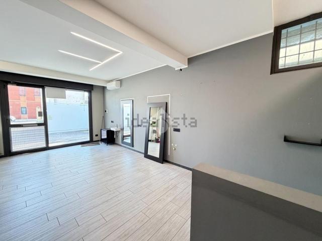 Locale in affitto di 40 m² in Via Bonasi, 1