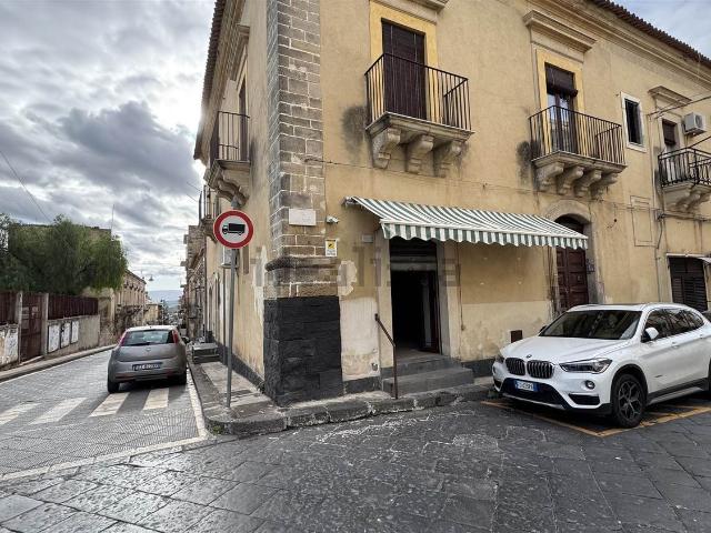 Locale in affitto di 40 m² in Via Cavour, 2