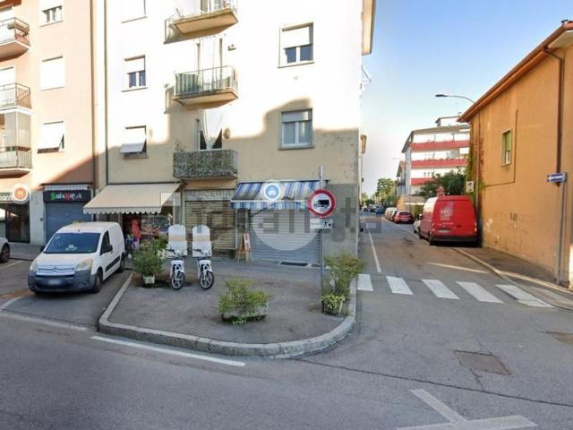 Locale in affitto di 40 m² in Via Celadina, 32