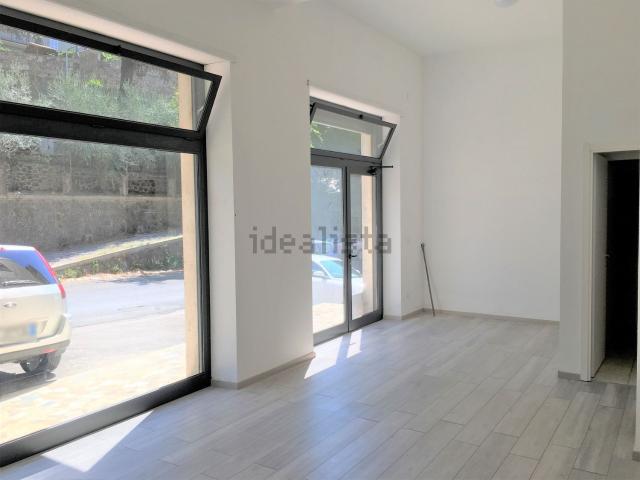 Locale in affitto di 40 m² in Via della Peschiera