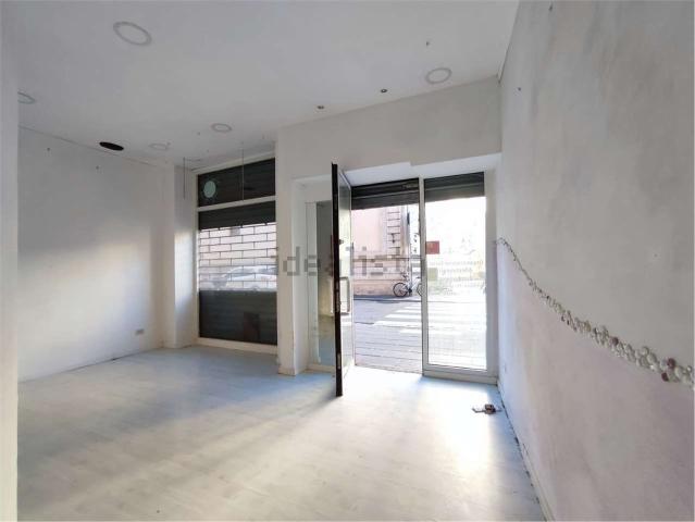 Locale in affitto di 40 m² in Via delle Bandiere, 42