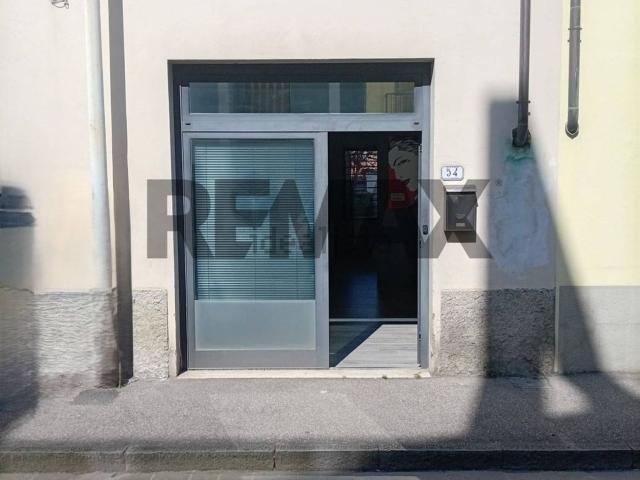 Locale in affitto di 40 m² in Via Domenico Bartoloni, 54