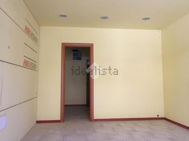 Locale in affitto di 40 m² in Via Duca degli Abruzzi, 19