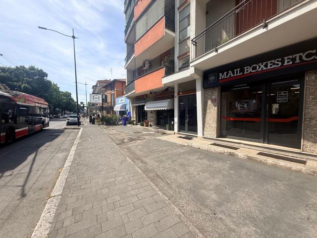 Locale in affitto di 40 m² in Via Emilio Lepido, 8