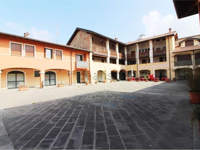 Locale in affitto di 40 m² in Via Fratelli Maccarini