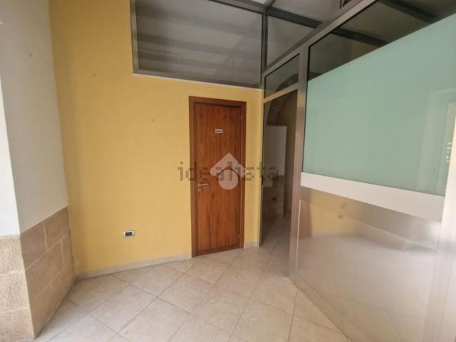 Locale in affitto di 40 m² in Via Francesco Crispi, 120
