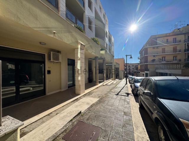 Locale in affitto di 40 m² in Via IV Novembre