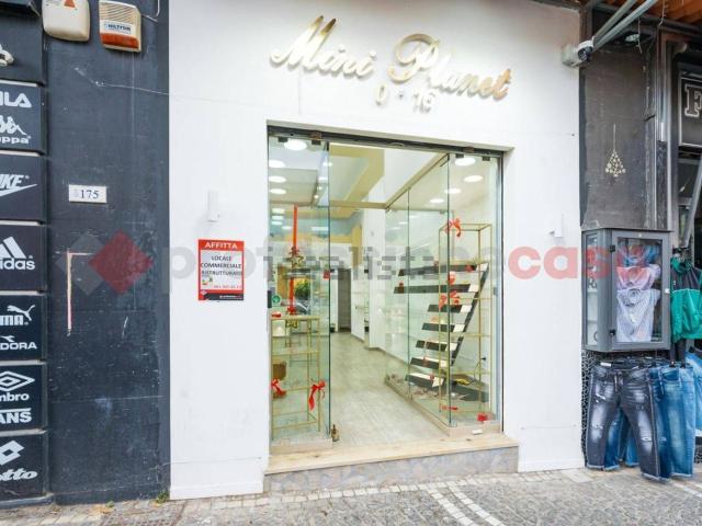 Locale in affitto di 40 m² in Via IV Novembre, 175