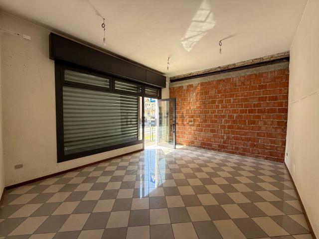 Locale in affitto di 40 m² in Via Jacopo da Corte, 5