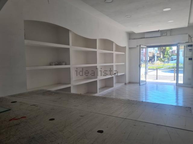 Locale in affitto di 40 m² in Via Lago Patria, 57