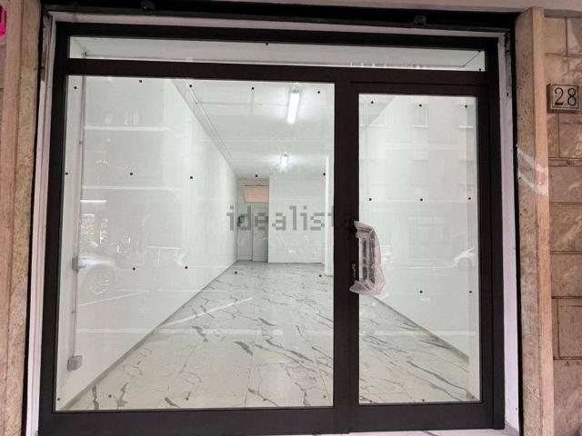 Locale in affitto di 40 m² in Via Leopoldo Traversi, 28