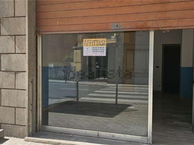 Locale in affitto di 40 m² in Via Piacenza
