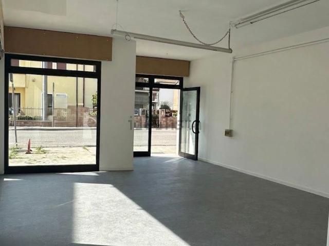 Locale in affitto di 40 m² in Via Pietro Mascagni