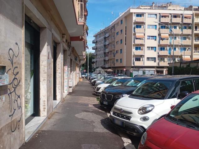 Locale in affitto di 40 m² in Via Pietro Ruga, 42