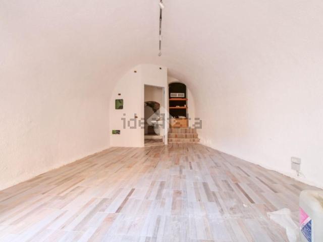 Locale in affitto di 40 m² in Via Prada