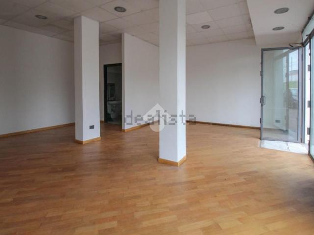 Locale in affitto di 40 m² in Via Radici in Monte
