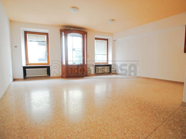 Locale in affitto di 40 m² in Via Rasia Dal Polo
