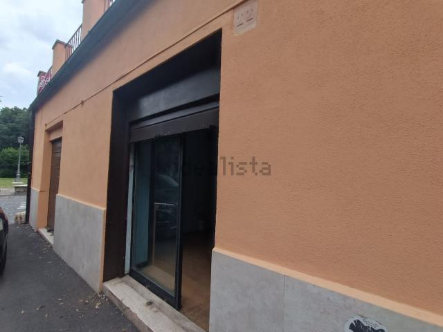 Locale in affitto di 40 m² in Via Roma, 20
