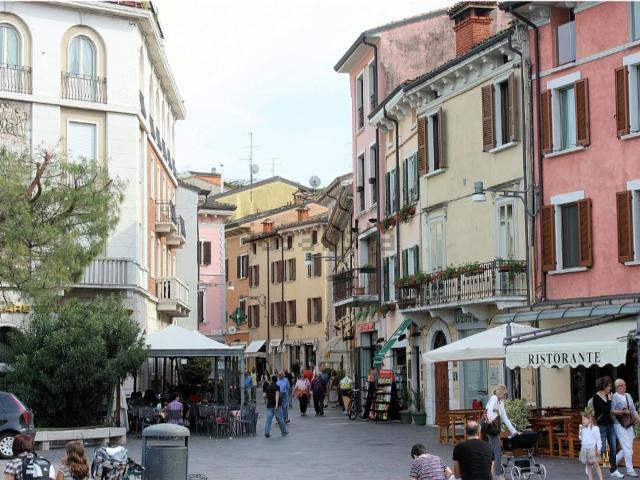 Locale in affitto di 40 m² in Via Santa Maria