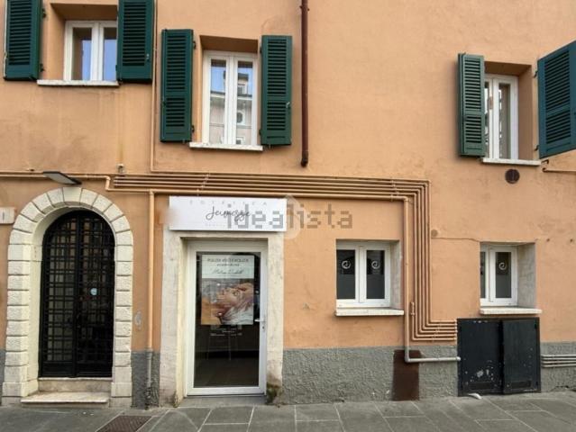 Locale in affitto di 40 m² in Via San Faustino, 1