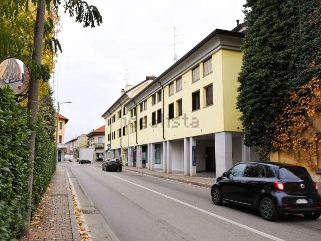 Locale in affitto di 40 m² in Viale Brianza, 50