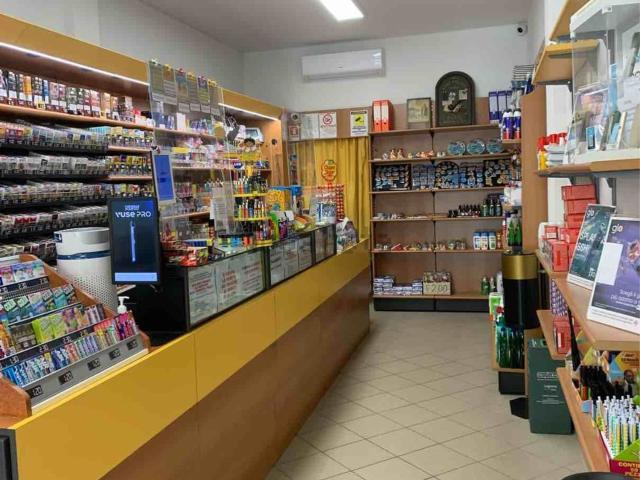 Locale in affitto di 40 m² in Viale delle Querce, 36