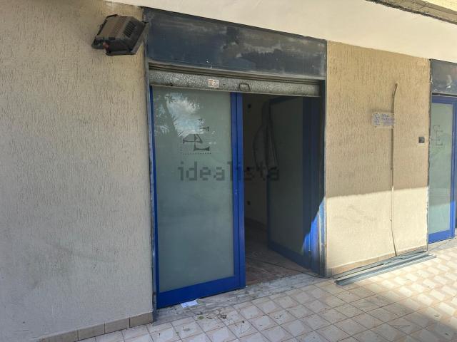 Locale in affitto di 40 m² in Viale Pietro Nenni, 117