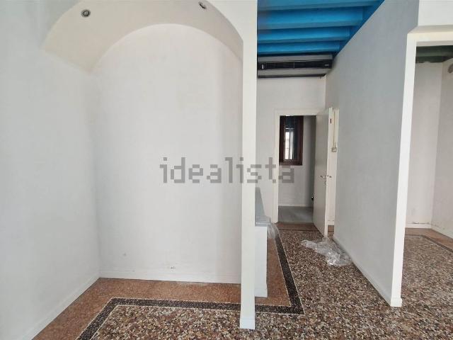 Locale in affitto di 40 m²