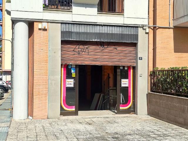 Locale in affitto di 415 m² in Via San Massimiliano Kolbe, 23