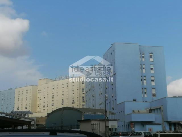 Locale in affitto di 41 m² in Via XXV Aprile