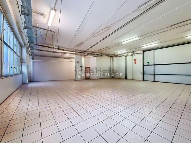 Locale in affitto di 420 m²