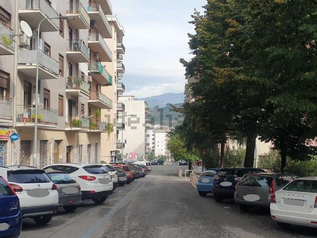 Locale in affitto di 420 m² in Via Guido D&apos Orso