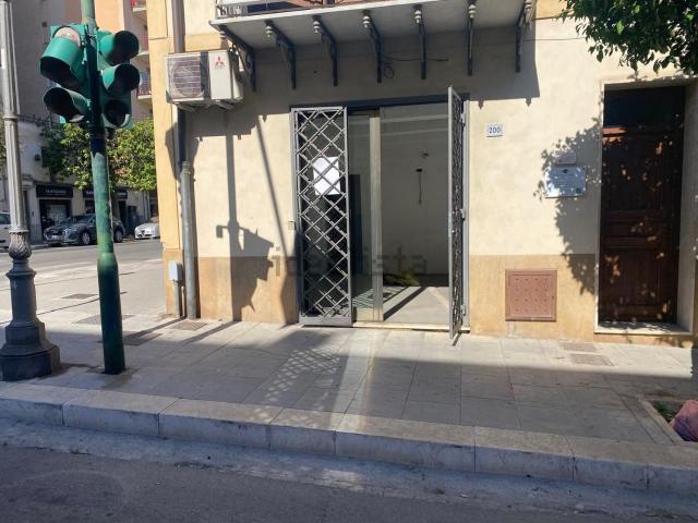 Locale in affitto di 42 m² in Corso Butera