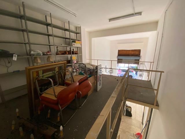 Locale in affitto di 42 m² in Corso Roma, 100