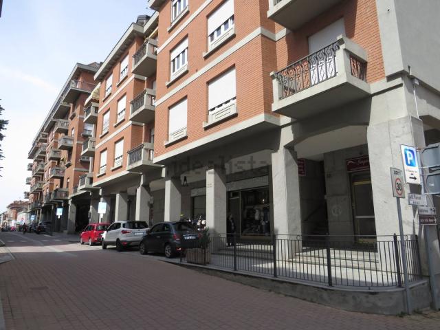Locale in affitto di 42 m² in Piazza G. Marconi, 56