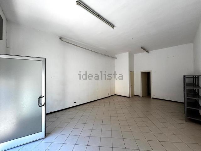 Locale in affitto di 42 m² in Via Bagnaia