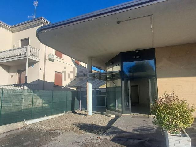 Locale in affitto di 42 m² in Via Ferrarese, 3