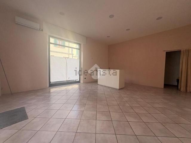Locale in affitto di 42 m² in Via Garibaldi, 65