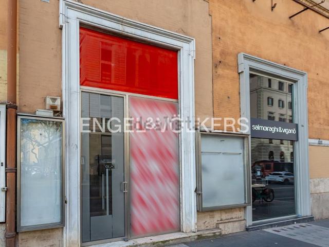 Locale in affitto di 42 m² in Via Nazionale