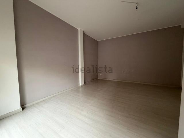 Locale in affitto di 42 m² in Viale Martiri d&apos Ungheria, 179