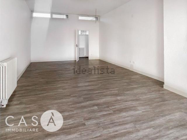 Locale in affitto di 42 m²